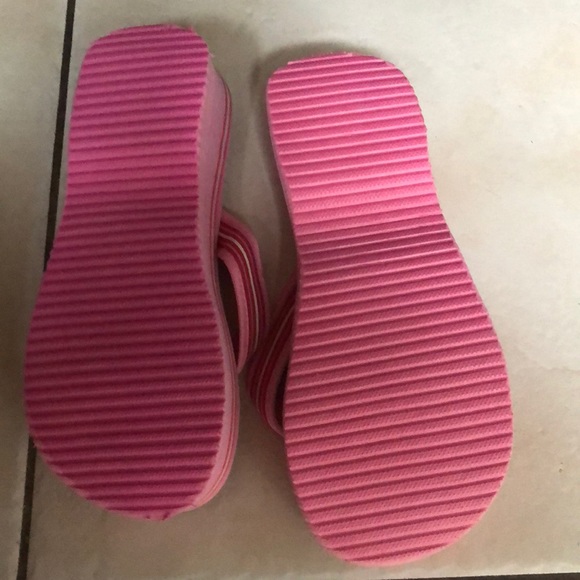 Sandals - Picture 2 of 3